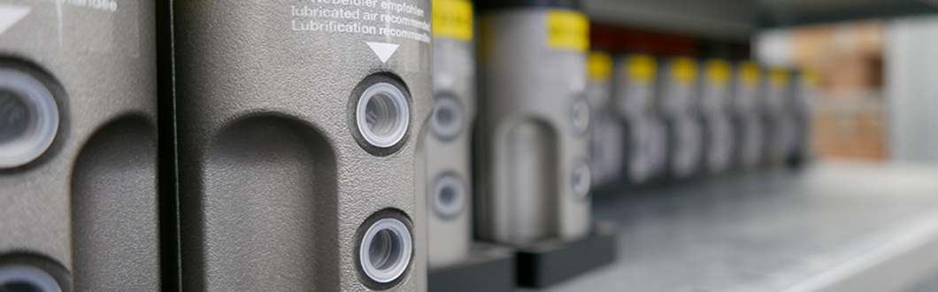 Produkte von NetterVibration stehen im Regal